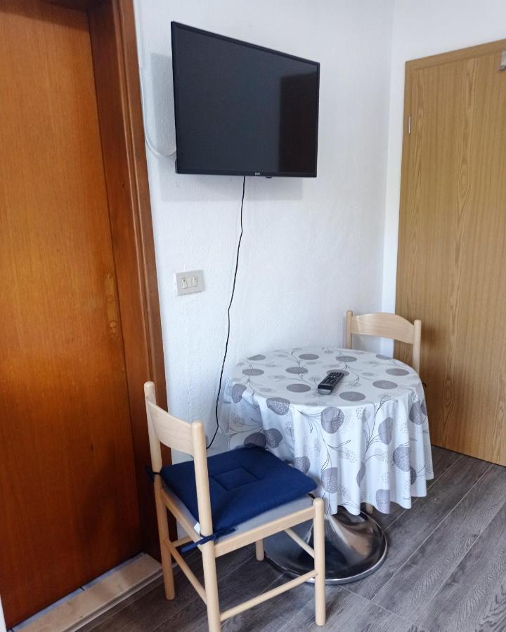 TučepiCasa Del Olivoアパートメント エクステリア 写真